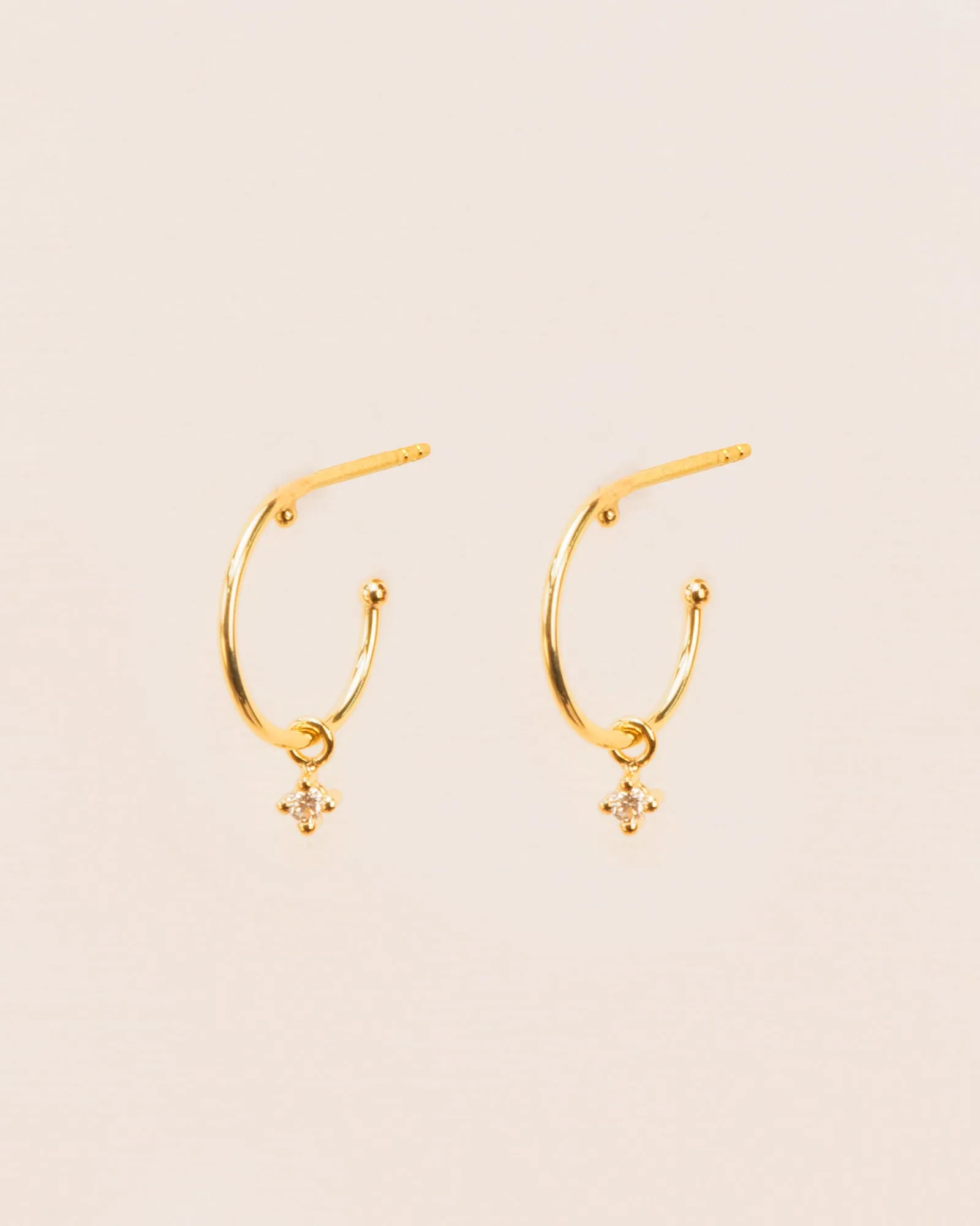 18K Gold Hoops w. dangling white Diamonds