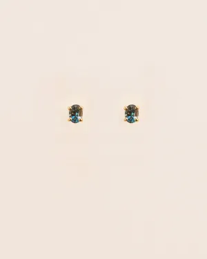 18K Gold Studs w. Blue Topaz