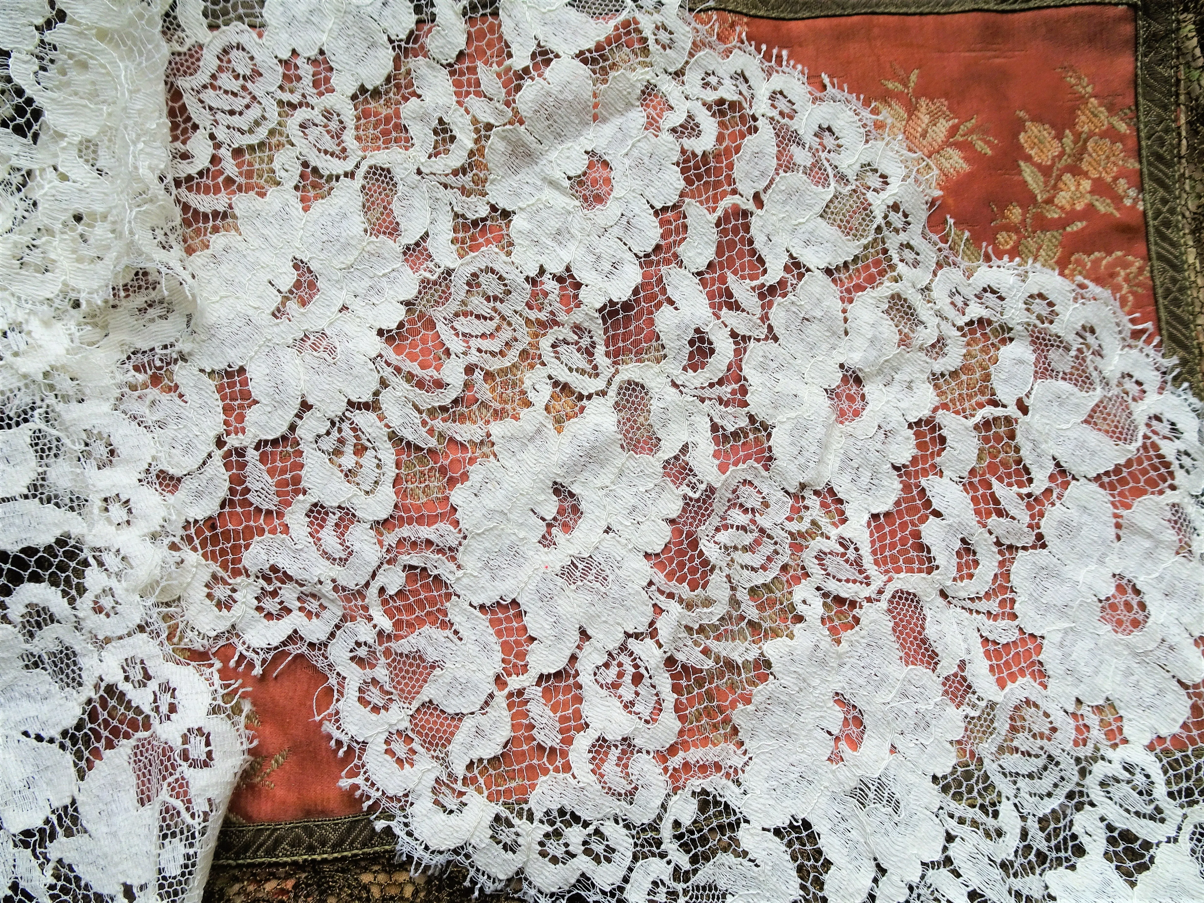 BEAUTIFUL Vintage Lace Trim, Flounce,Intricate Pattern For Bridal Dress,Dolls,Flapper Dress,Heirloom Sewing,Collectible Antique Textiles