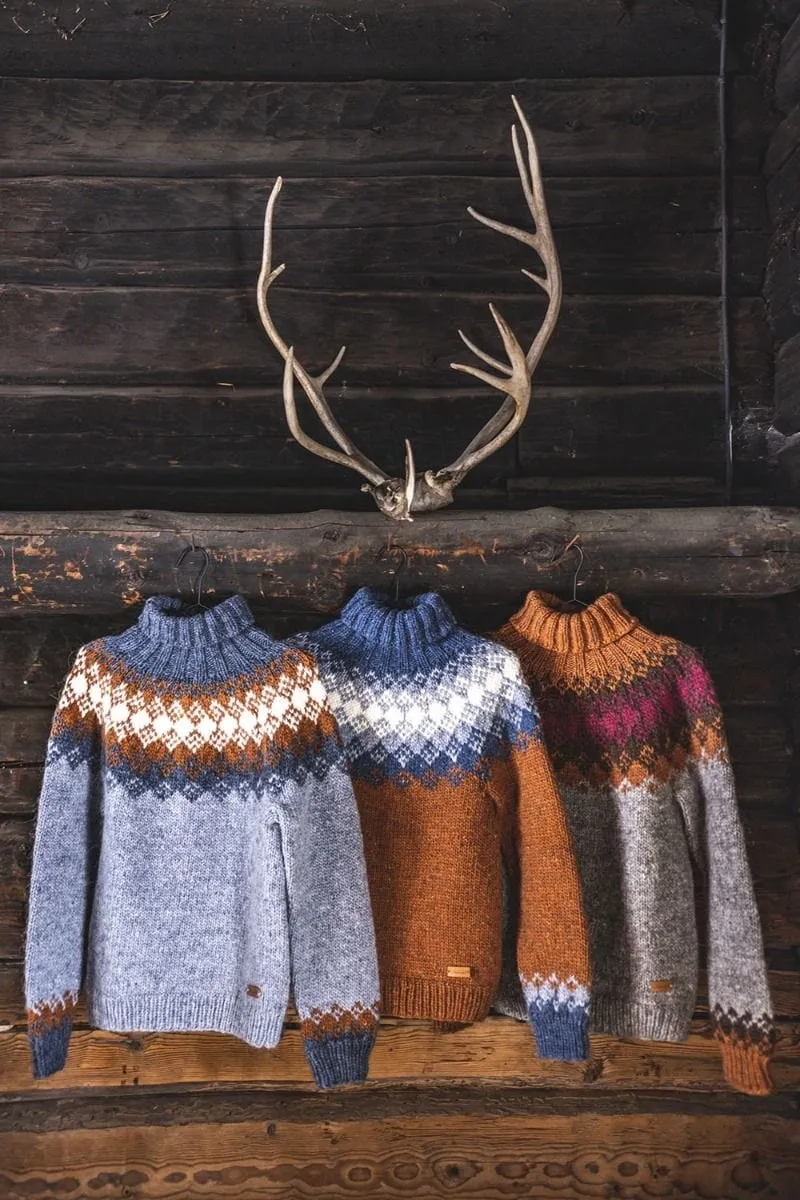 Hiutaleneule Snowflake - Wool sweater knitting kit