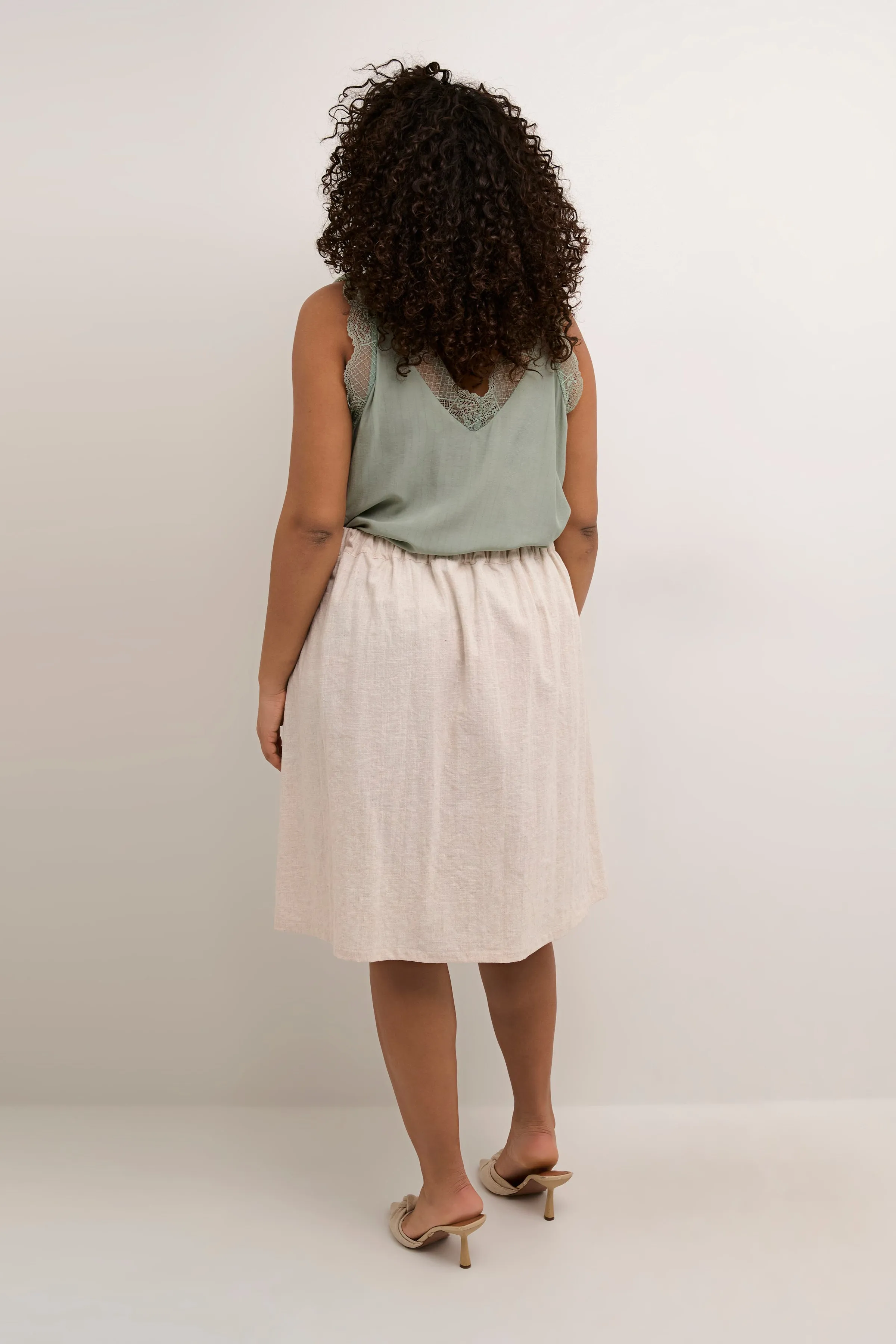 Kaffe Curve Niella Skirt in Beige